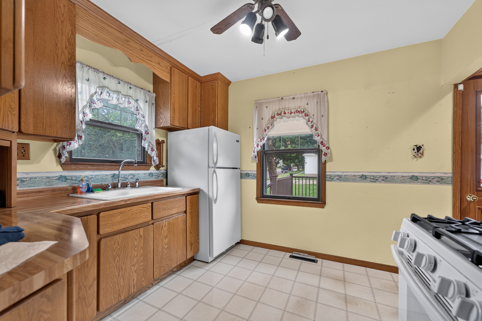 803 North 9th Street DeKalb, IL 60115 - Photo 8 of 29