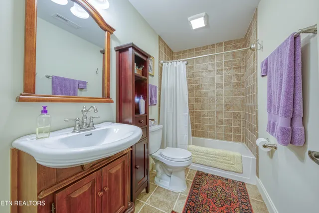 $1,000,000 | 326 Marble Bluff Drive, Kingston, TN 37763