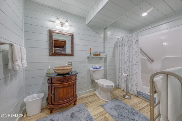 $1,000,000 | 326 Marble Bluff Drive, Kingston, TN 37763