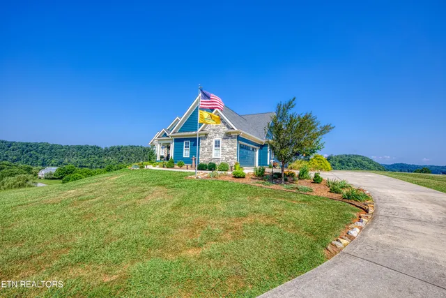 $1,000,000 | 326 Marble Bluff Drive, Kingston, TN 37763