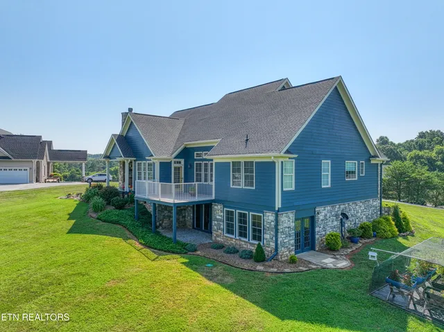 $1,000,000 | 326 Marble Bluff Drive, Kingston, TN 37763