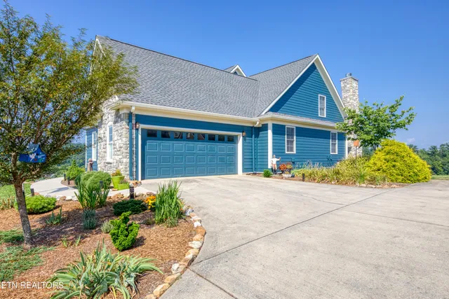 $1,000,000 | 326 Marble Bluff Drive, Kingston, TN 37763