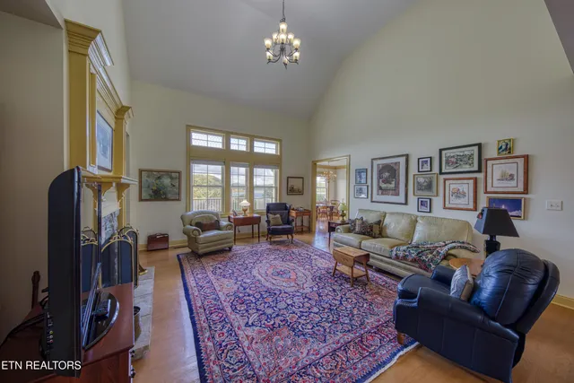 $1,000,000 | 326 Marble Bluff Drive, Kingston, TN 37763