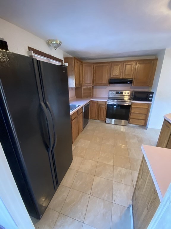 10 Penn Road Peabody, MA 01960 - Photo 8 of 21 Gallery Image 8
