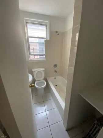 $3,000 | 818 South 18th Street, Unit 2, Newark, NJ 07108