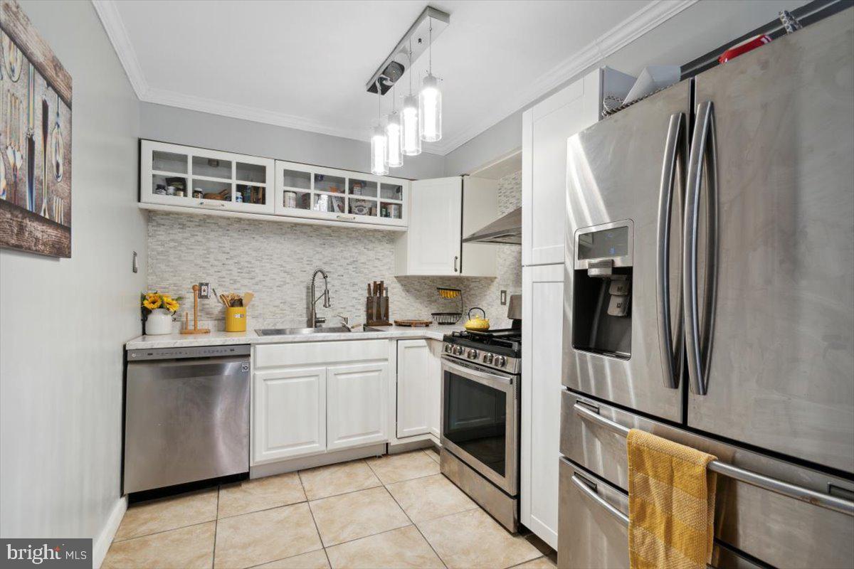1600 Church Road, Unit D103 Wyncote, PA 19095 - Photo 8 of 23 New Kitchen