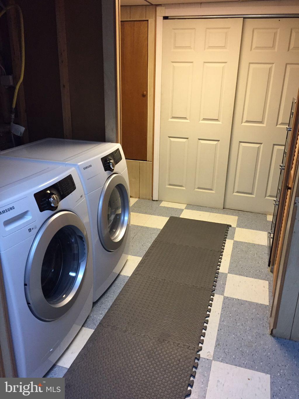 216 Compass Road Baltimore, MD 21221 - Photo 15 of 20 Laundry room w/Upgraded Washer / Dryer