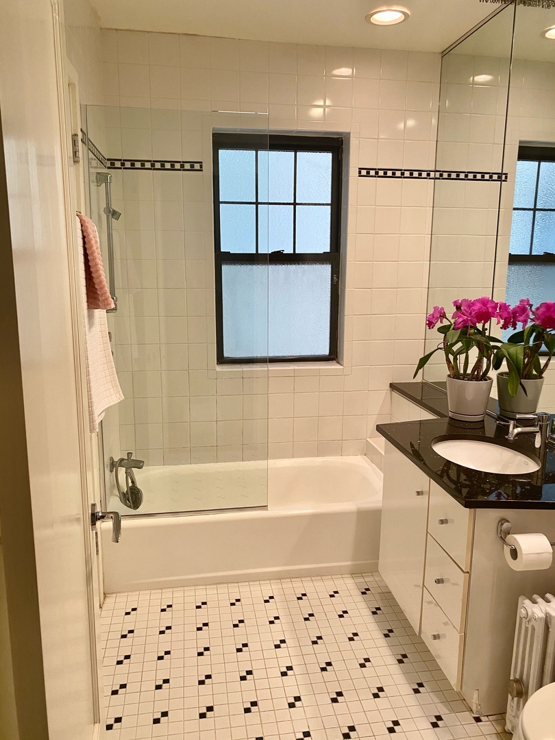 742 West Bittersweet Place, Unit 1W Chicago, IL 60613 - Photo 15 of 16