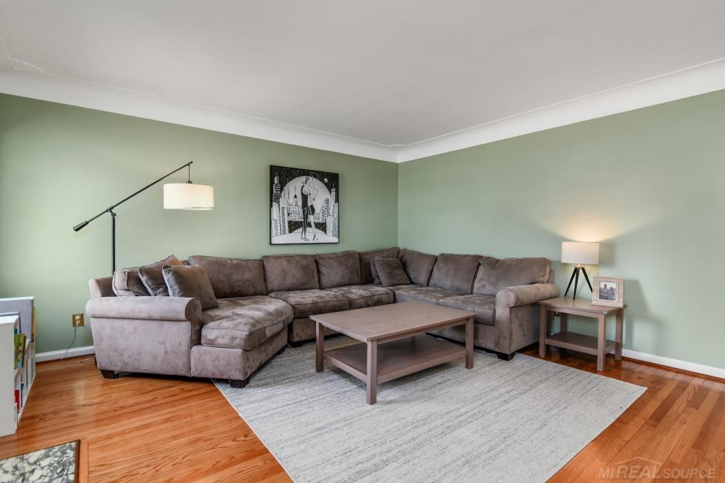 1177 Cadieux Road Grosse Pointe Park, MI 48230 - Photo 7 of 36