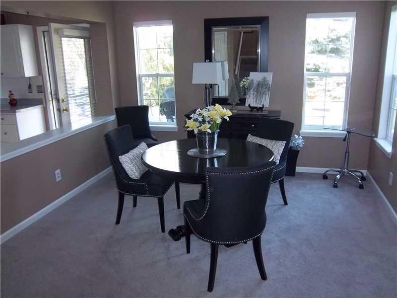 10428 Ridgeview Circle Fishers, IN 46038 - Photo 3 of 12 Gallery Image 3