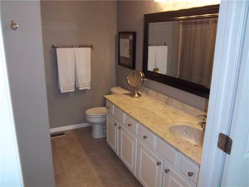10428 Ridgeview Circle Fishers, IN 46038 - Photo 8 of 12 Gallery Image 8