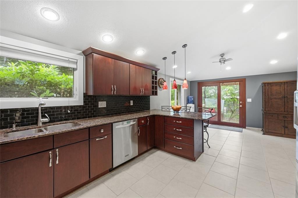 2156 Reis Run Road Pittsburgh, PA 15237 - Photo 10 of 47