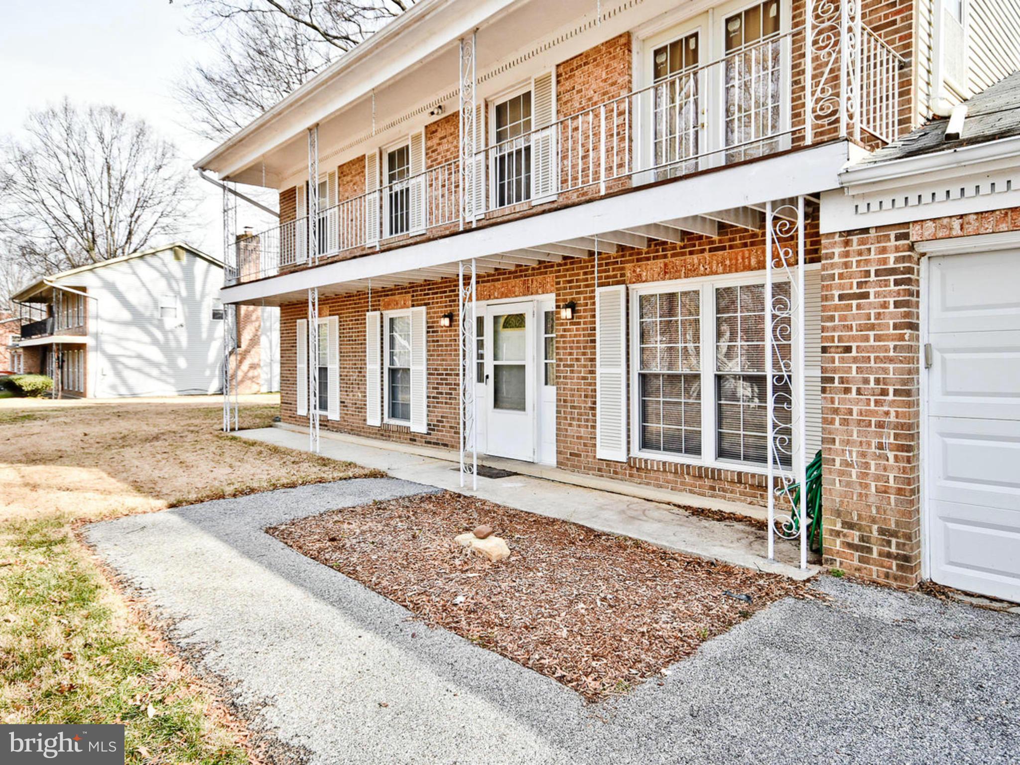 9114 Overlook Trail Fort Washington, MD 20744 - Photo 2 of 27 front view of a building