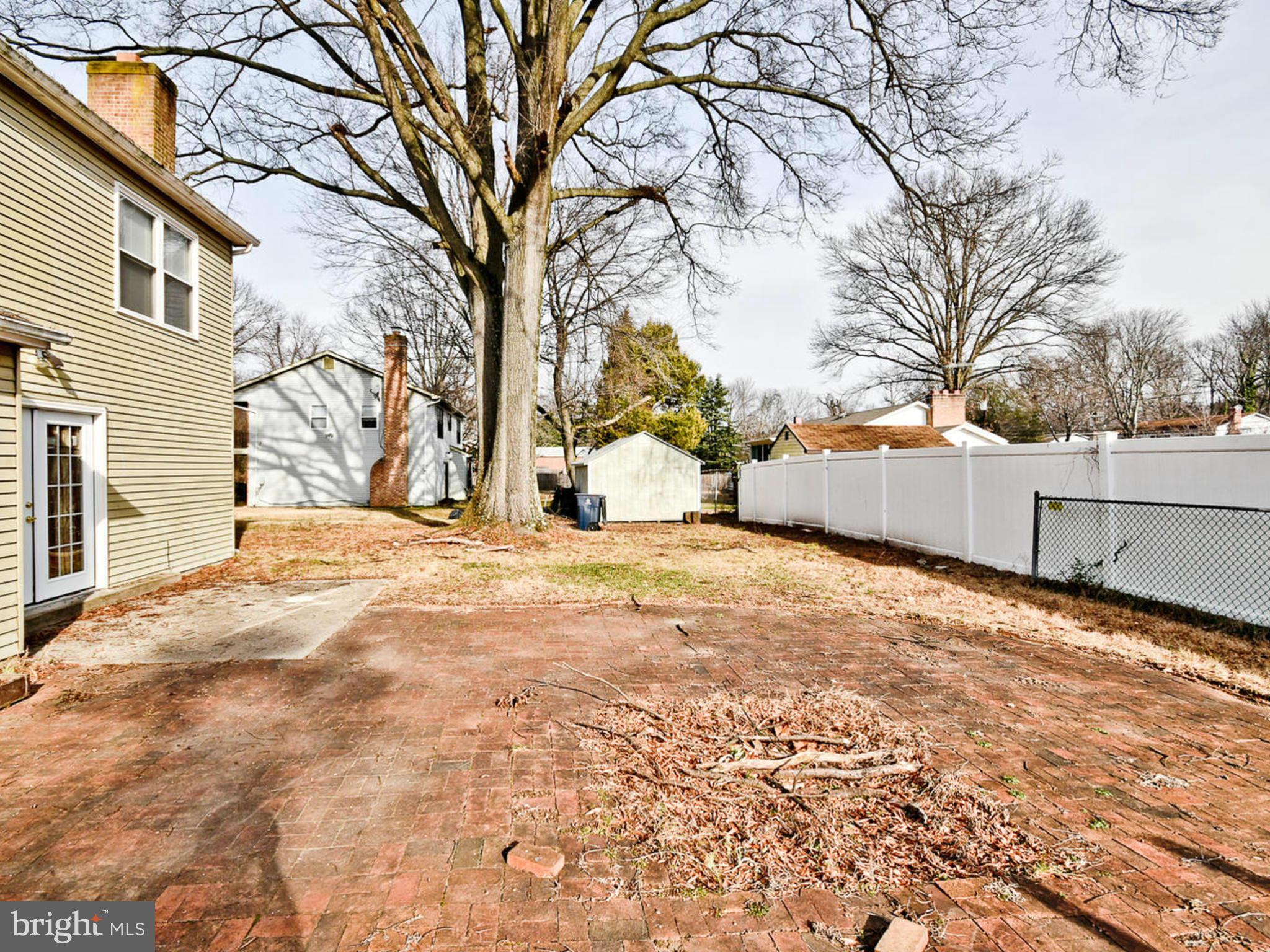 9114 Overlook Trail Fort Washington, MD 20744 - Photo 24 of 27 a backyard of a house