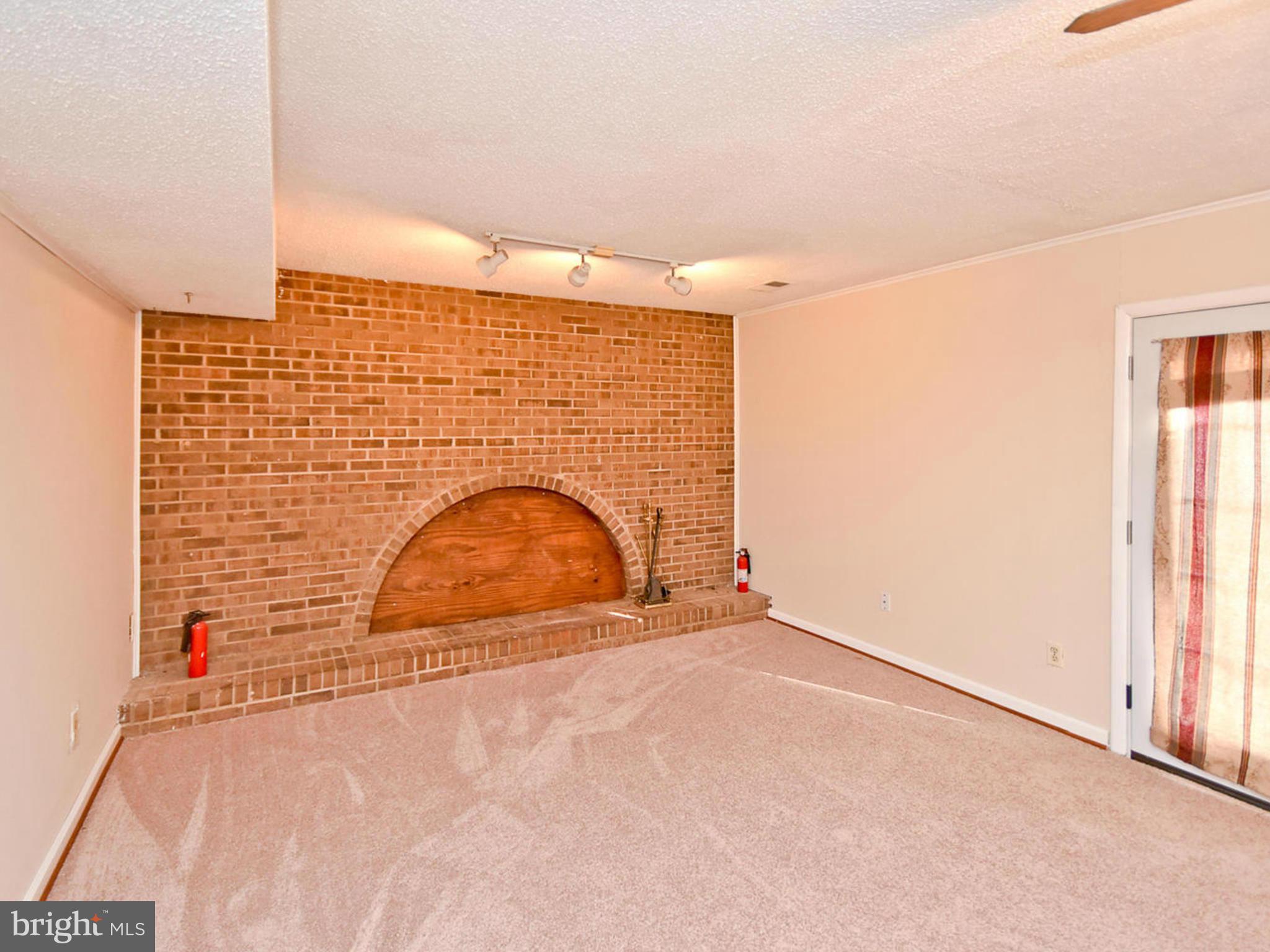 9114 Overlook Trail Fort Washington, MD 20744 - Photo 7 of 27 a view of empty room