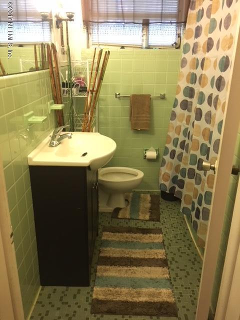3103 Ridgepine Drive Jacksonville, FL 32277 - Photo 5 of 17 IMG_5929