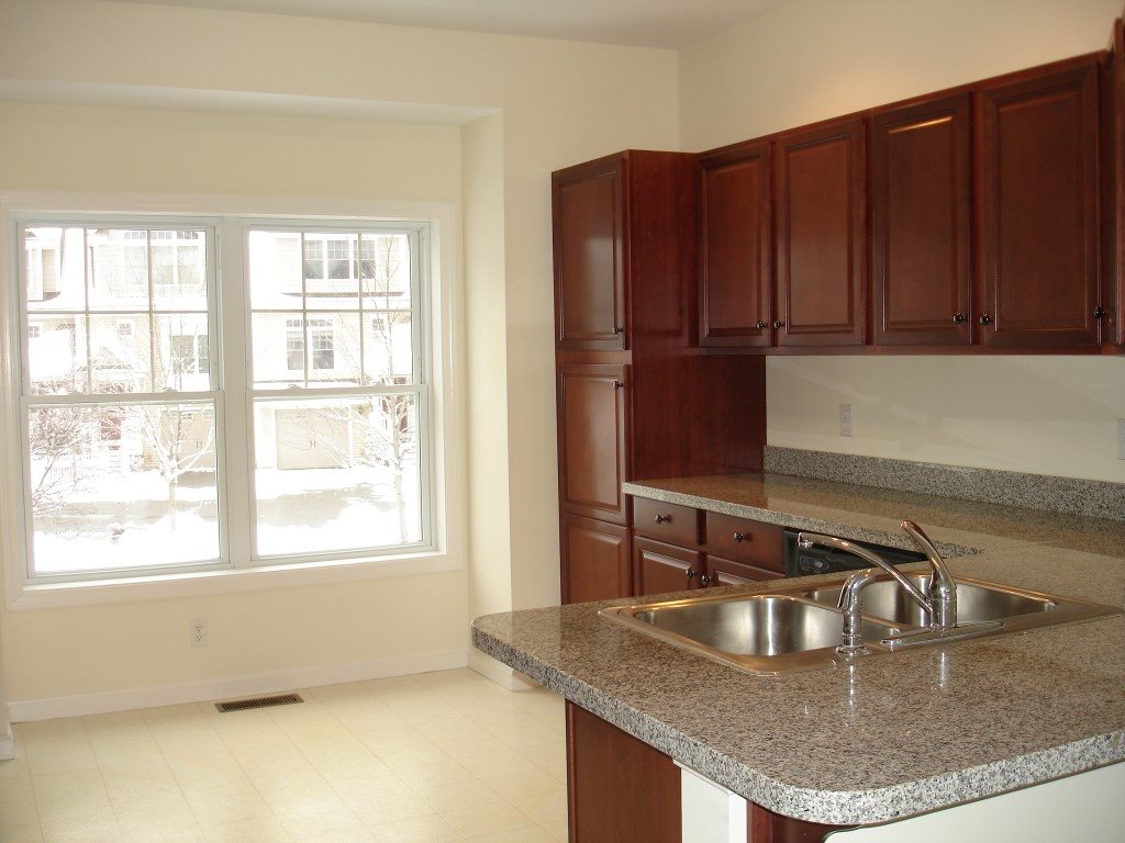 29 Hackett Hill Road, Unit 38 Manchester, NH 03102 - Photo 3 of 13