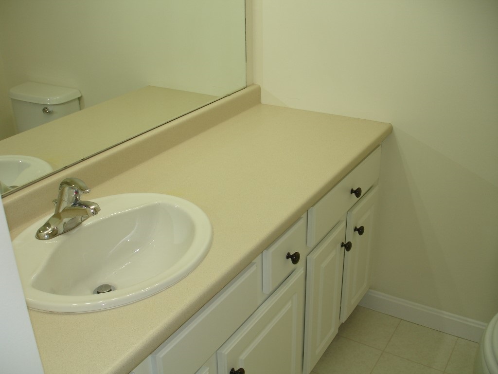 29 Hackett Hill Road, Unit 38 Manchester, NH 03102 - Photo 8 of 13