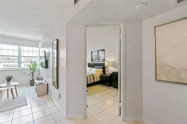 $2,500 | 100 Lincoln Road, Unit 924, Miami Beach, FL 33139