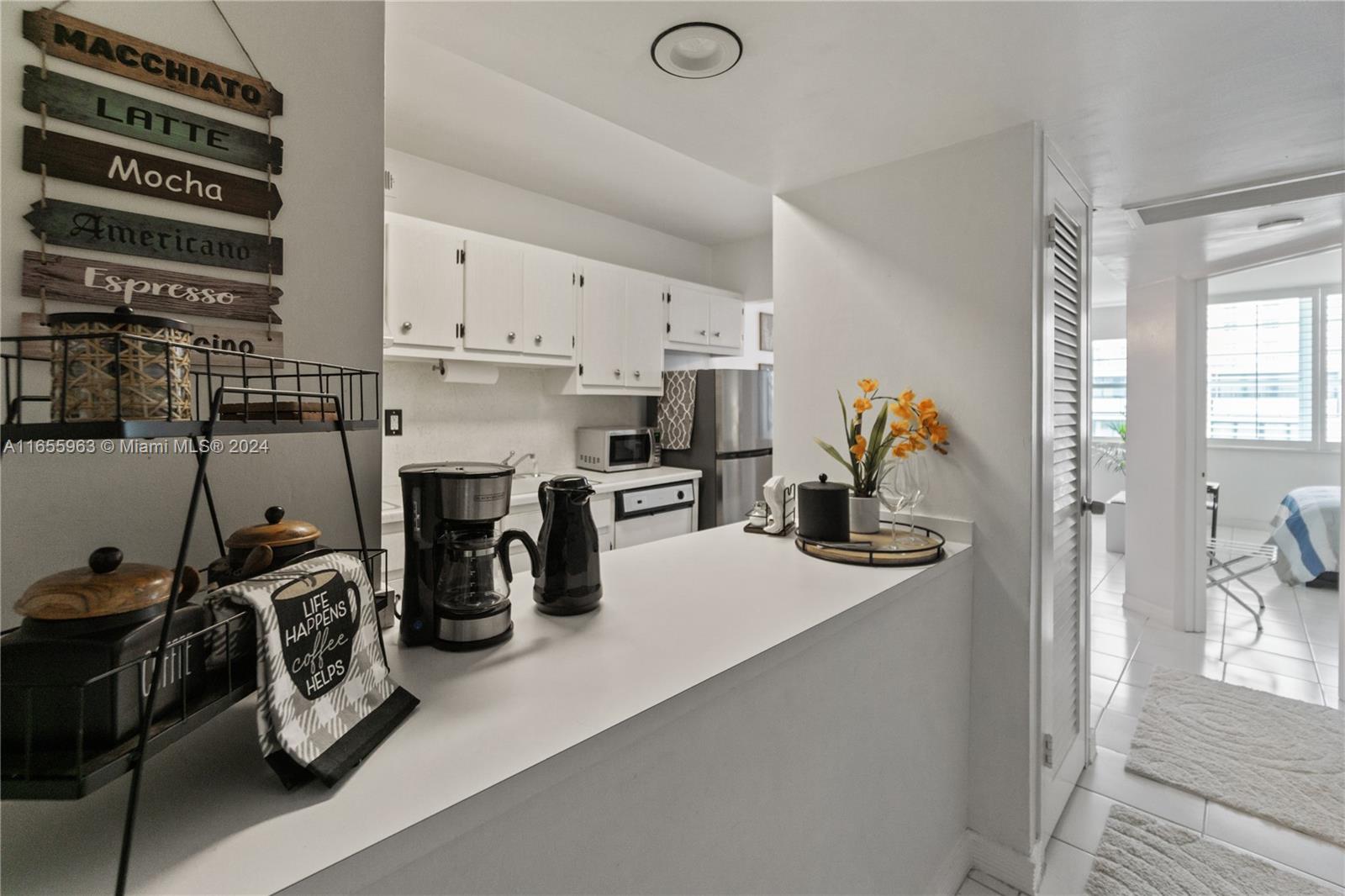 100 Lincoln Road, Unit 924 Miami Beach, FL 33139 - Photo 5 of 26