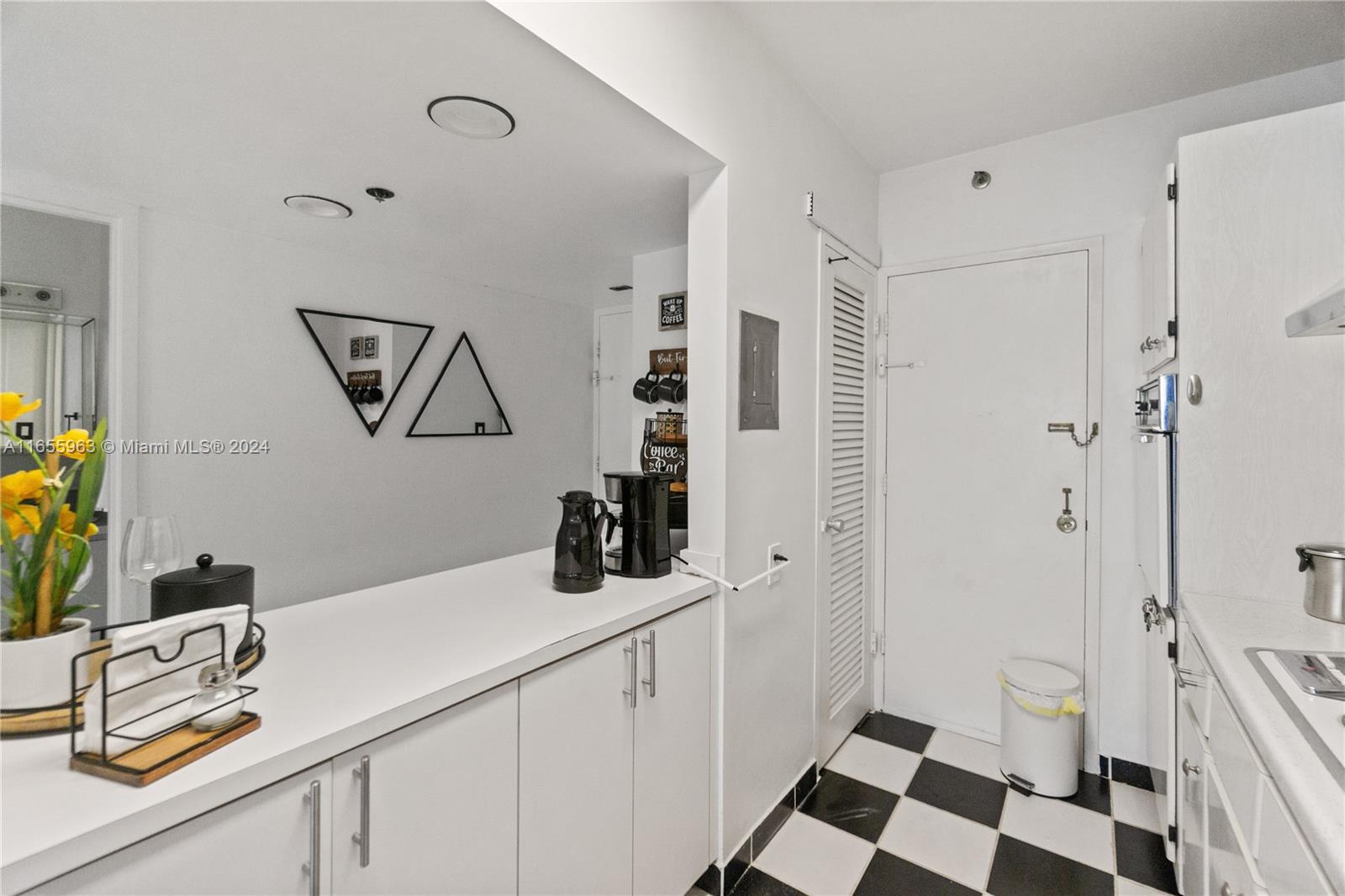 100 Lincoln Road, Unit 924 Miami Beach, FL 33139 - Photo 7 of 26