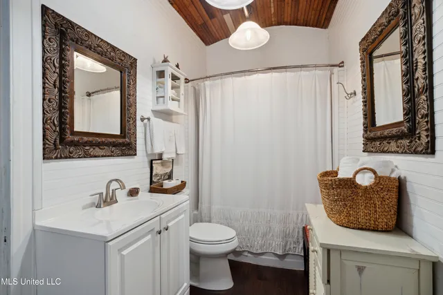 $237,900 | 265 East College Avenue, Holly Springs, MS 38635