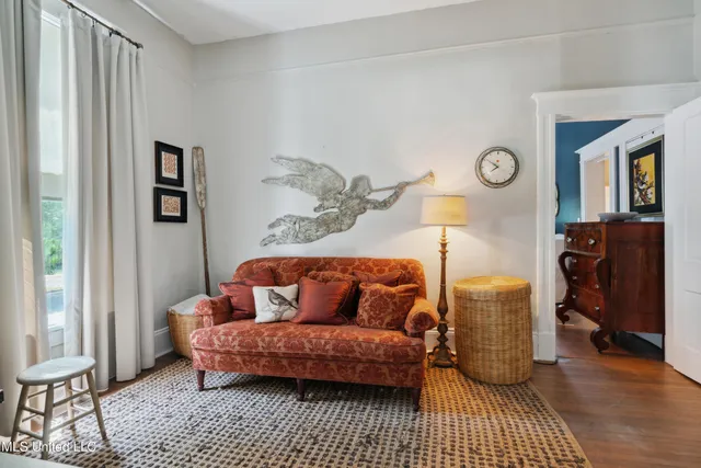 $237,900 | 265 East College Avenue, Holly Springs, MS 38635