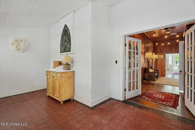 $237,900 | 265 East College Avenue, Holly Springs, MS 38635