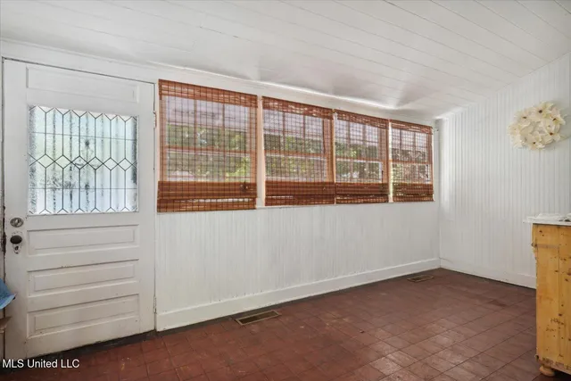 $237,900 | 265 East College Avenue, Holly Springs, MS 38635