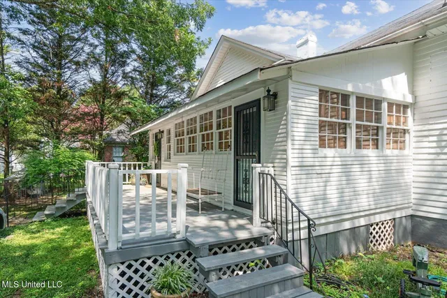 $237,900 | 265 East College Avenue, Holly Springs, MS 38635