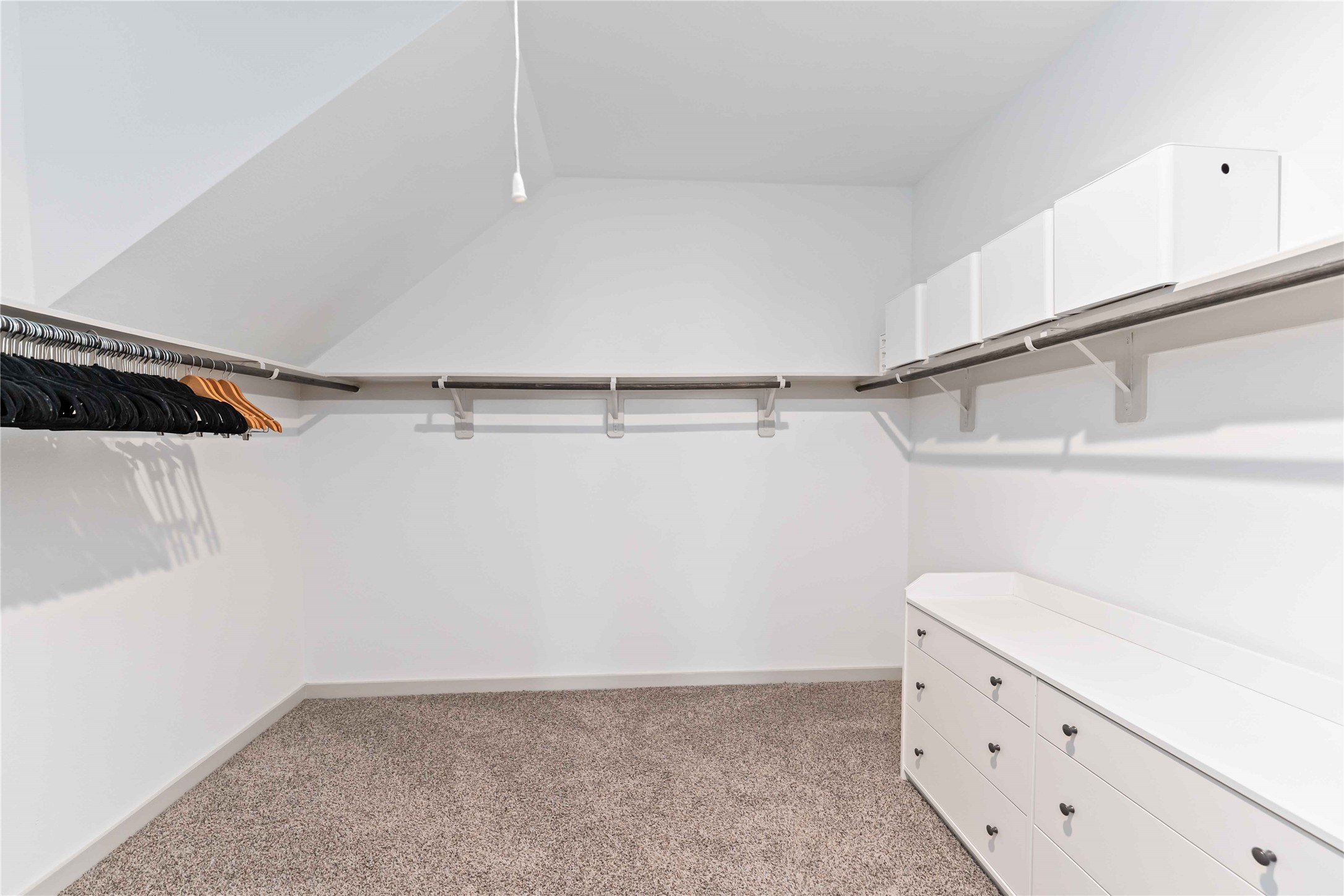 10610 Kings River Drive Rosharon, TX 77583 - Photo 15 of 33 a view of walk in closet with empty racks