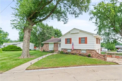 $335,000 | 8525 Penner Avenue, De Soto, KS 66018