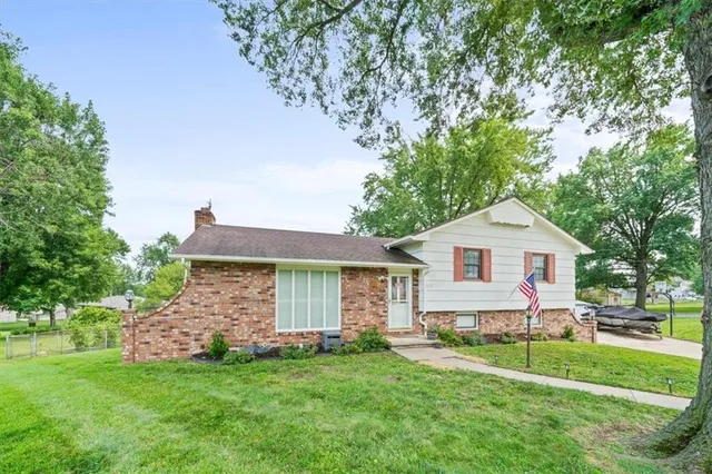 $330,000 | 8525 Penner Avenue, De Soto, KS 66018