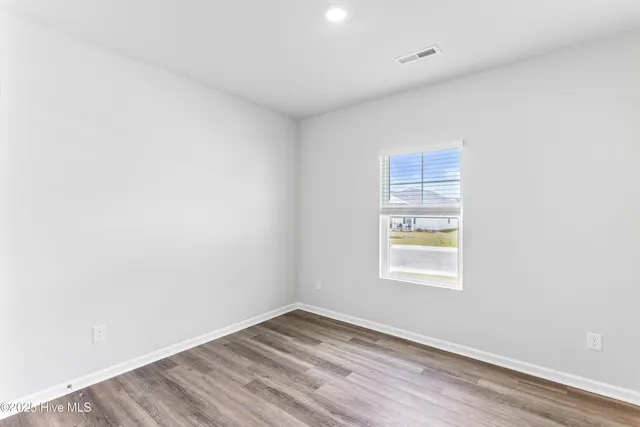 $307,930 | 615 South Squires Run Lane, Richlands, NC 28574