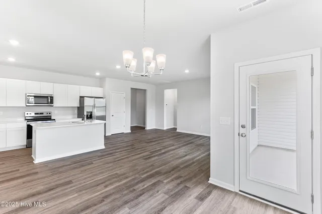 $307,930 | 615 South Squires Run Lane, Richlands, NC 28574