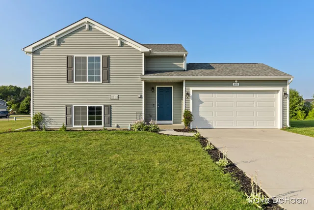 $329,900 | 609 Tall Ridge Drive, Middleville, MI 49333