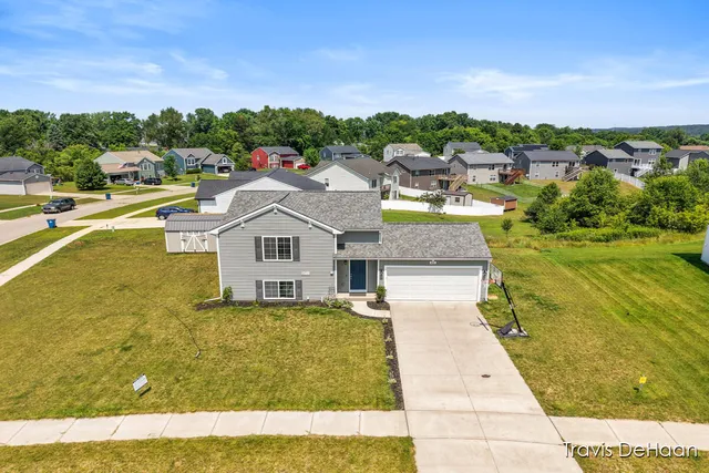 $329,900 | 609 Tall Ridge Drive, Middleville, MI 49333