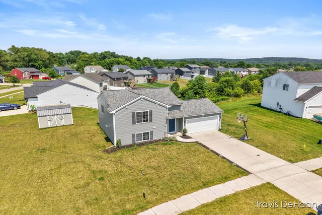 $329,900 | 609 Tall Ridge Drive, Middleville, MI 49333