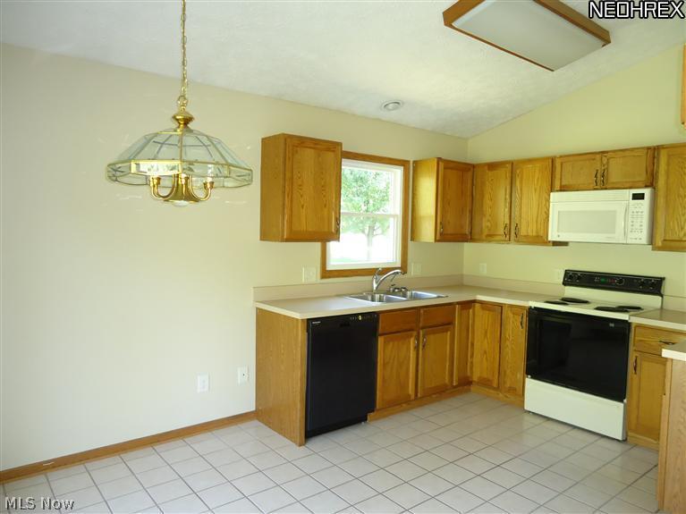 4084 Beckley Road Stow, OH 44224 - Photo 4 of 15 Gallery Image 4