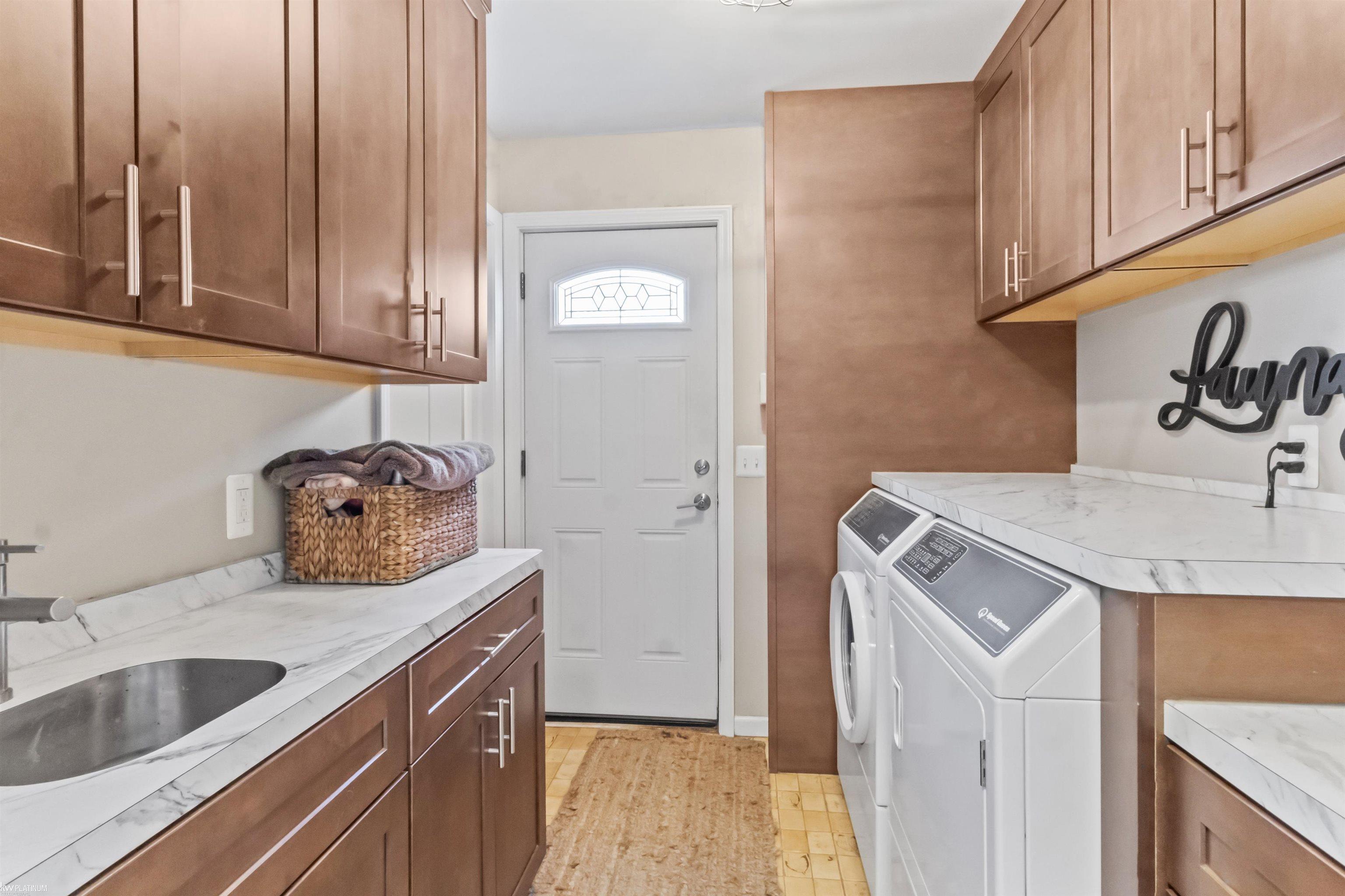 8329 Lakeshore Road Lexington, MI 48450 - Photo 27 of 35