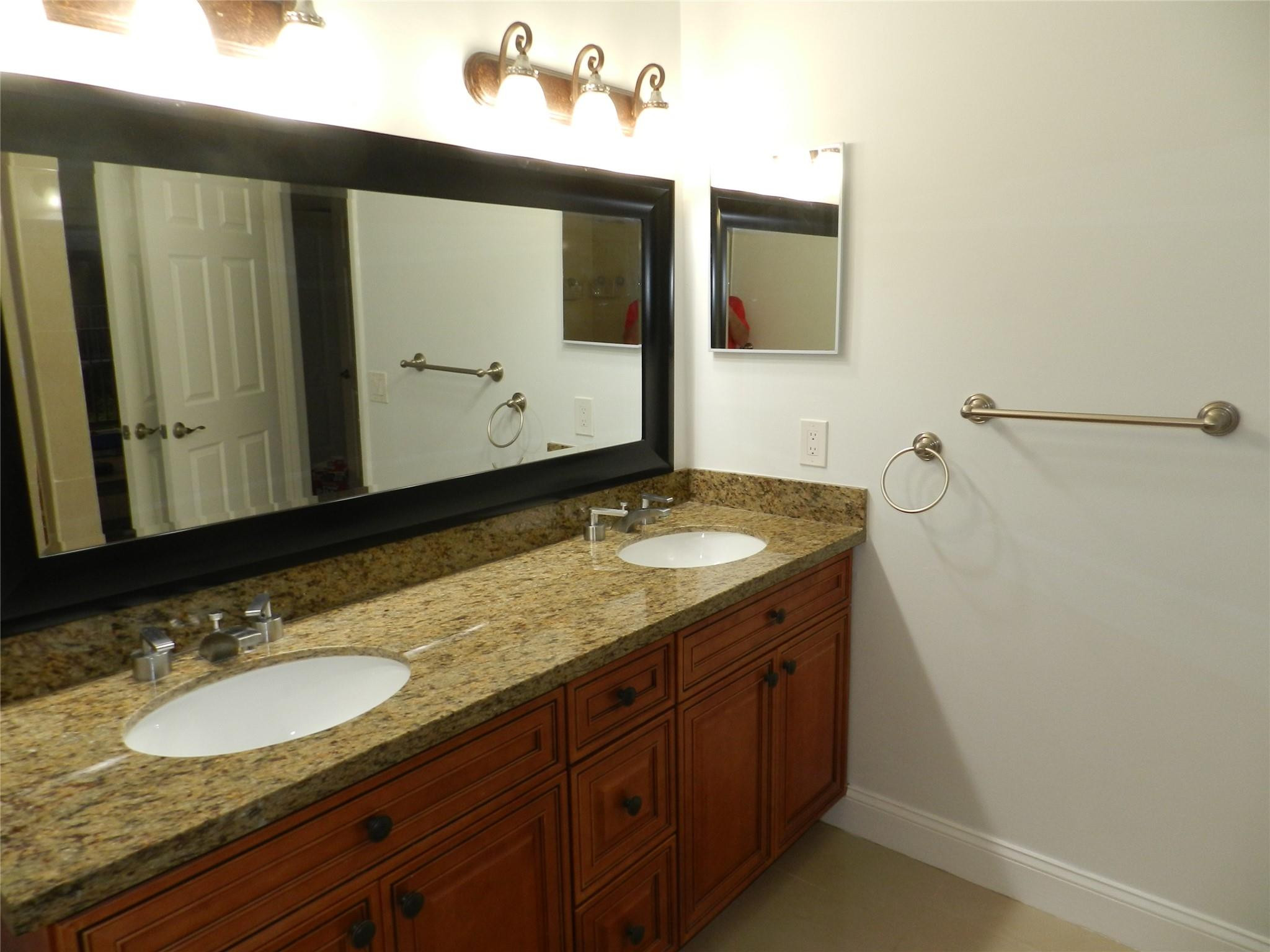 73 Deer Creek Road, Unit 103 Deerfield Beach, FL 33442 - Photo 11 of 28 Upstairs bathroom