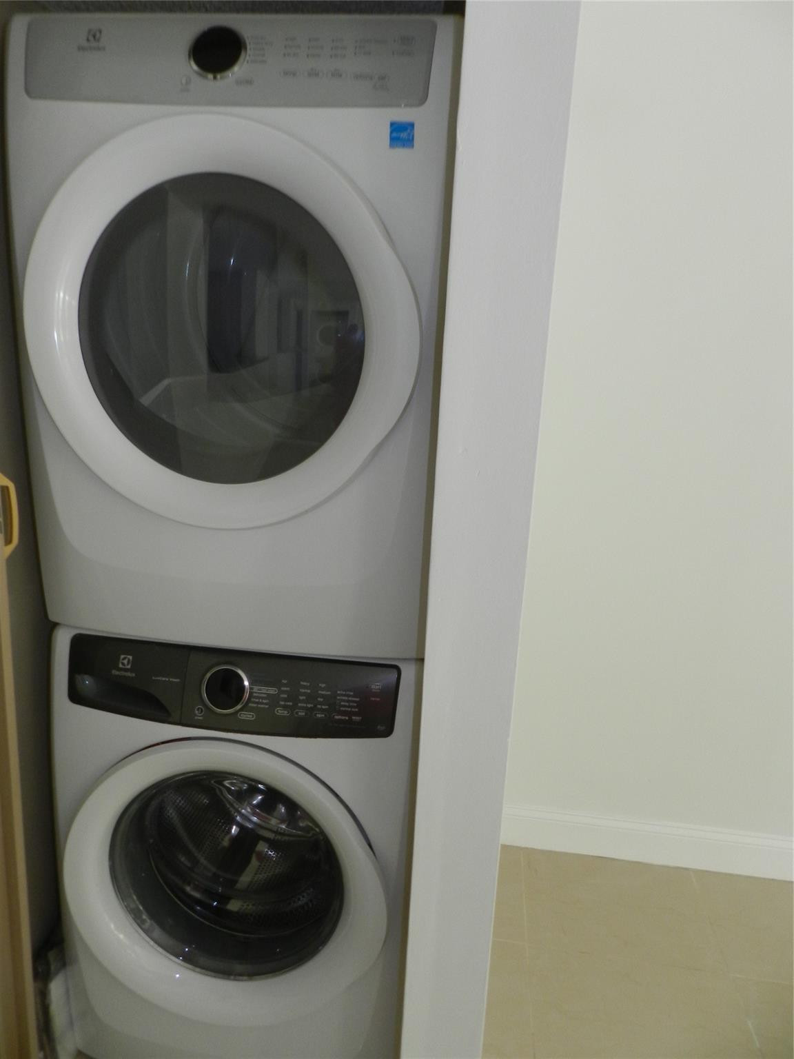 73 Deer Creek Road, Unit 103 Deerfield Beach, FL 33442 - Photo 17 of 28 Washer and Dryer