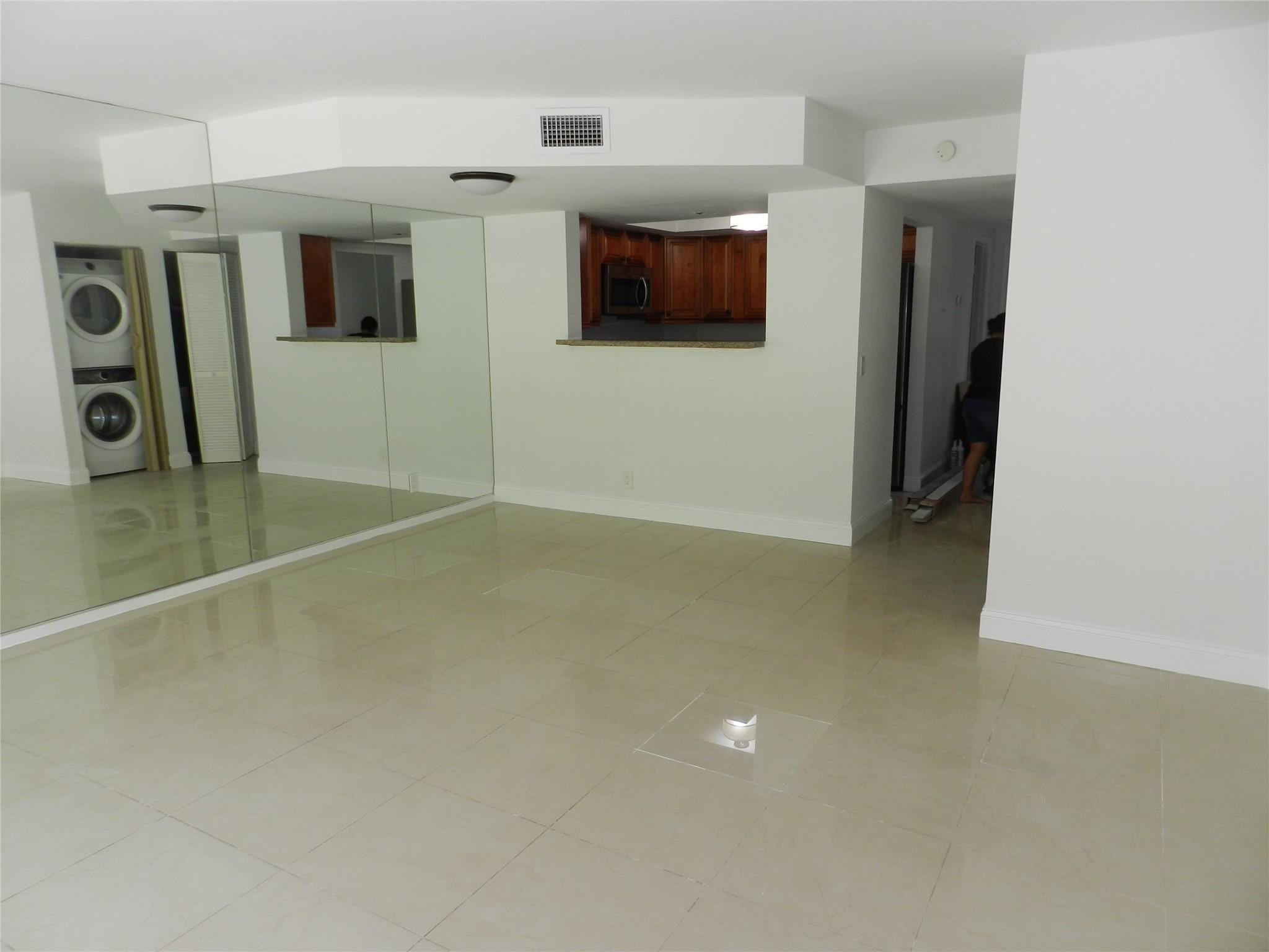 73 Deer Creek Road, Unit 103 Deerfield Beach, FL 33442 - Photo 18 of 28 Living Room