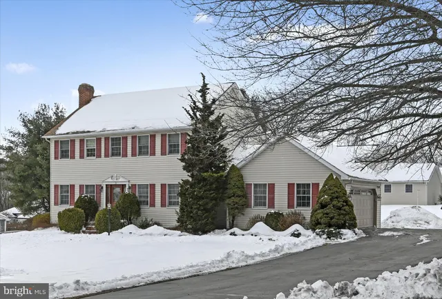 $365,000 | 19 Fox Hollow Road, Pottsville, PA 17901