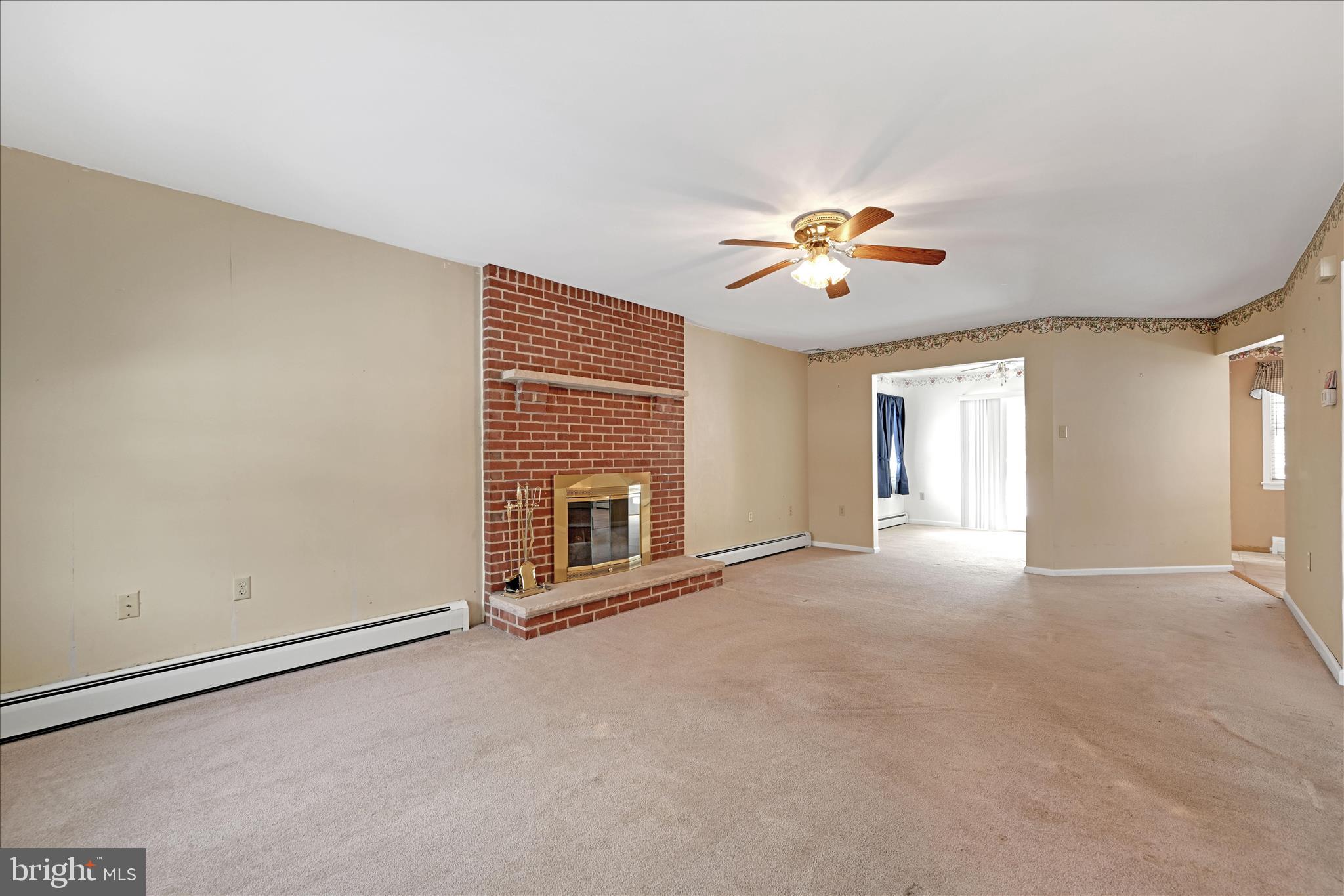 19 Fox Hollow Road Pottsville, PA 17901 - Photo 9 of 41 Living Area