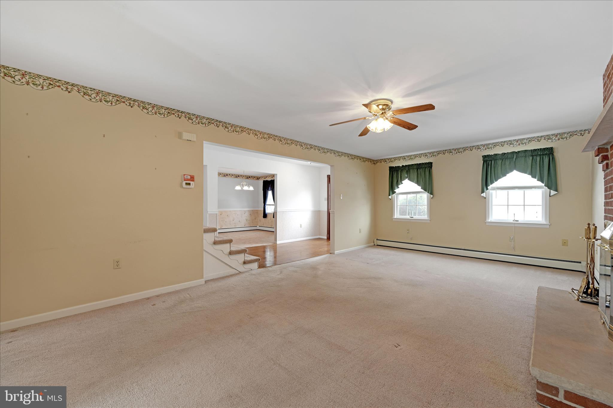 19 Fox Hollow Road Pottsville, PA 17901 - Photo 10 of 41 Living Area