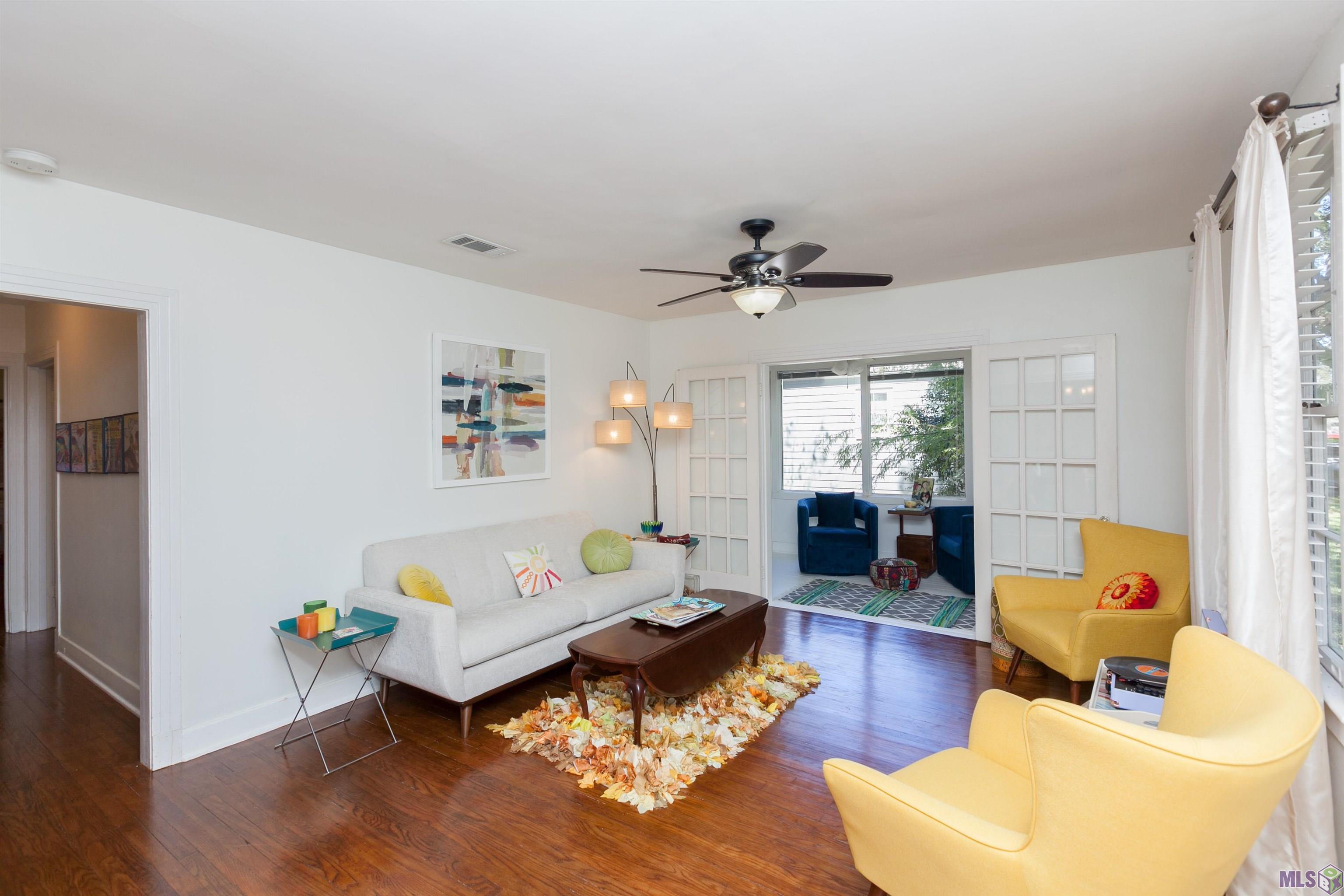 742 Franklin Street Baton Rouge, LA 70806 - Photo 5 of 26 Living room