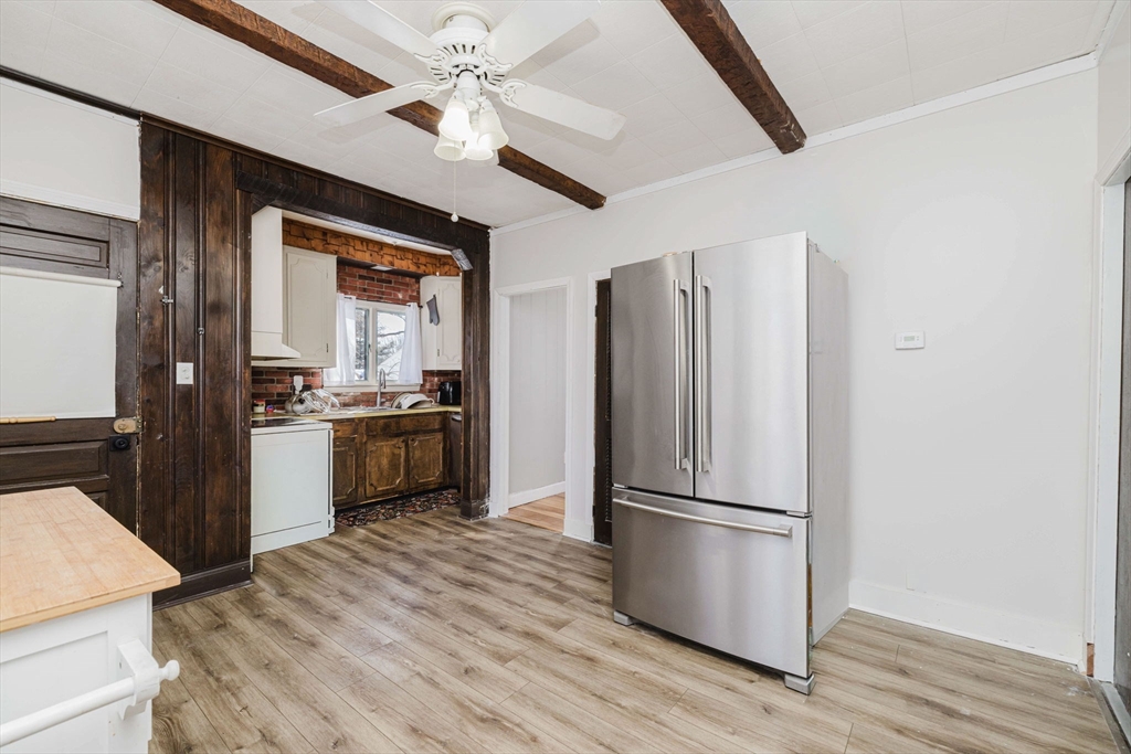 250 Nelson Street Fall River, MA 02721 - Photo 16 of 38