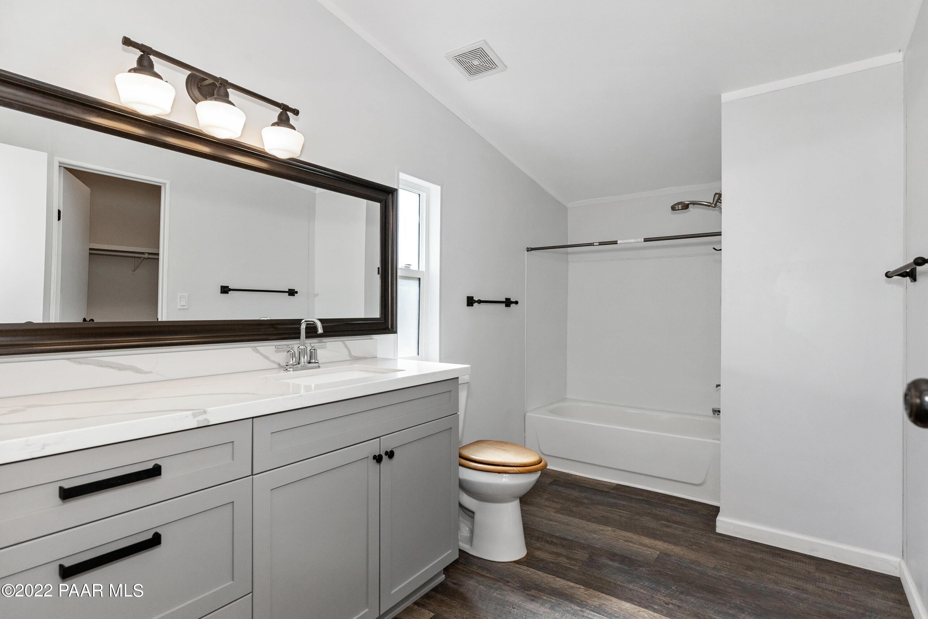 1125 Ranch House Road Paulden, AZ 86334 - Photo 8 of 20 008_Master Bathroom