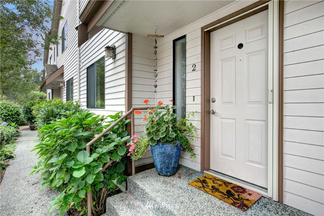 520 Walnut Street, Unit 2 Edmonds, WA 98020 - Photo 2 of 16 Gallery Image 2